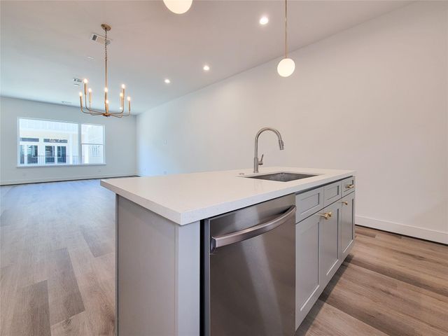 7705 Earl Rudder Way, Houston, TX 77055