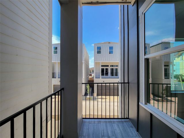 7705 Earl Rudder Way, Houston, TX 77055