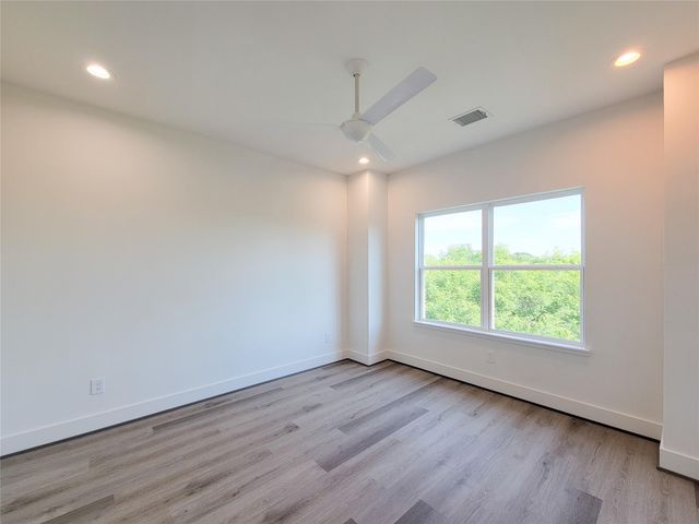 7705 Earl Rudder Way, Houston, TX 77055