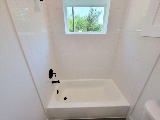 7705 Earl Rudder Way, Houston, TX 77055