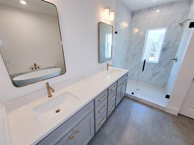 7705 Earl Rudder Way, Houston, TX 77055