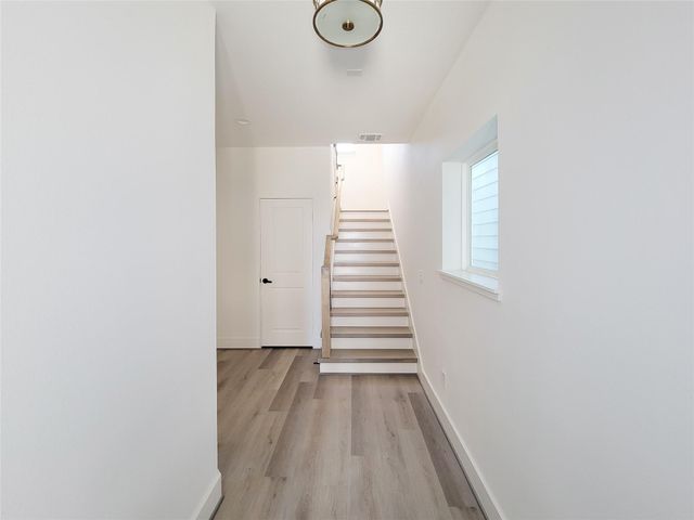 7705 Earl Rudder Way, Houston, TX 77055