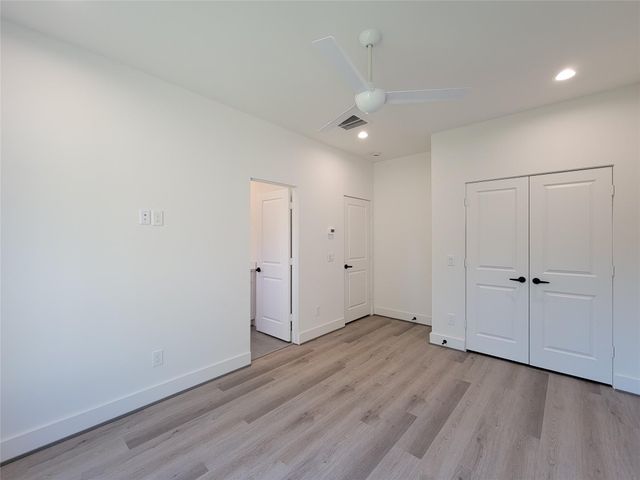 7705 Earl Rudder Way, Houston, TX 77055