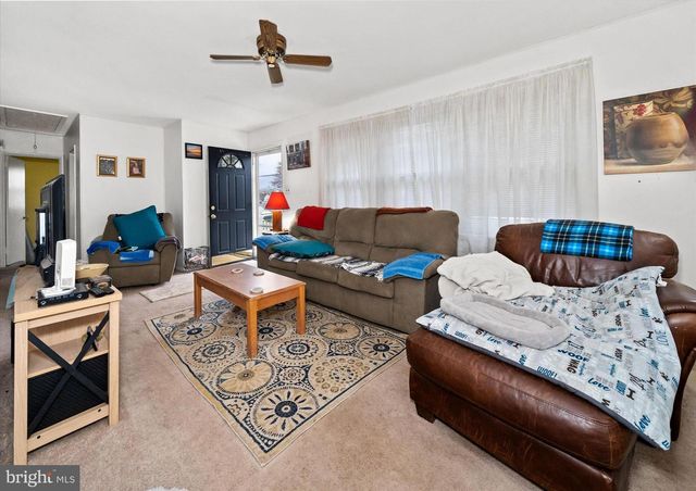 101 N BROWNLEAF RD, Newark, DE 19713