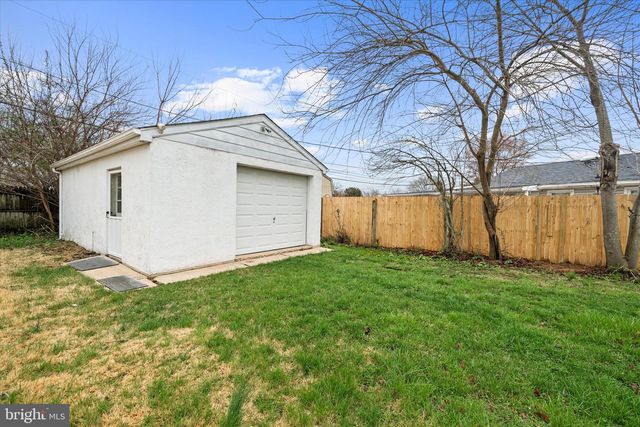 101 N BROWNLEAF RD, Newark, DE 19713
