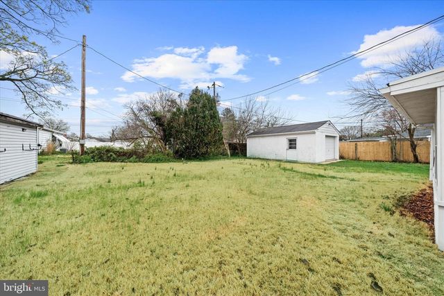 101 N BROWNLEAF RD, Newark, DE 19713