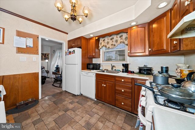 101 N BROWNLEAF RD, Newark, DE 19713