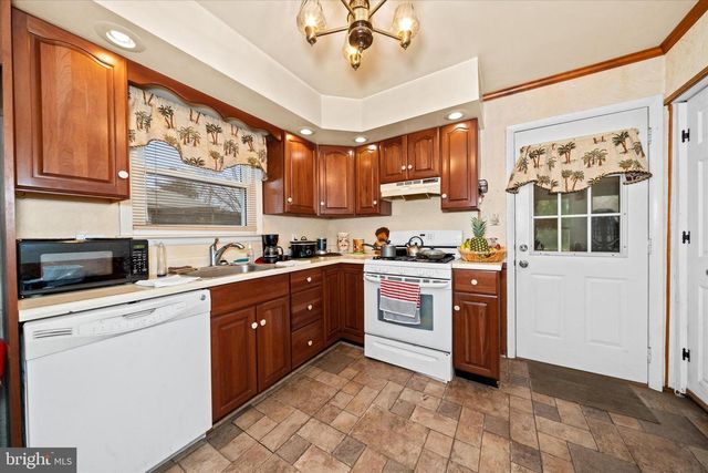 101 N BROWNLEAF RD, Newark, DE 19713
