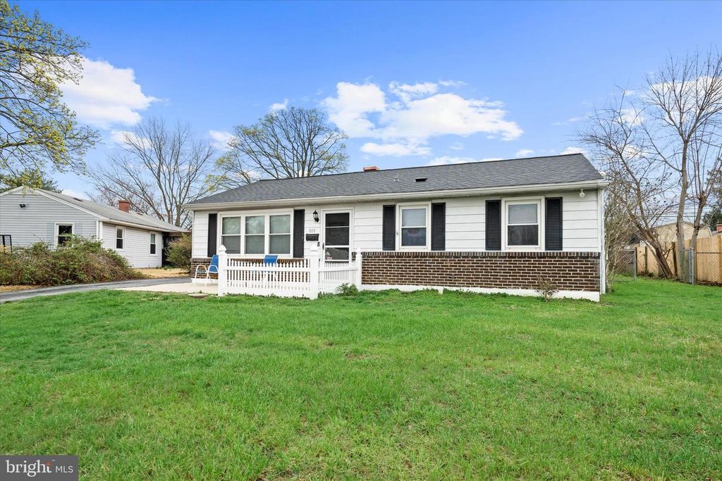 101 N BROWNLEAF RD, Newark, DE 19713