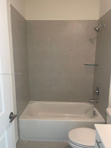 8167 NW 41 St 407, Doral, FL 33166