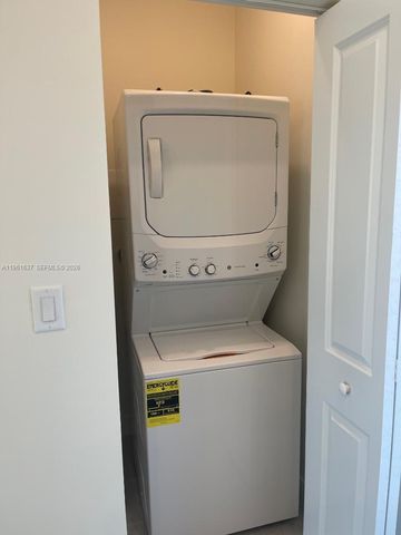 8167 NW 41 St 407, Doral, FL 33166