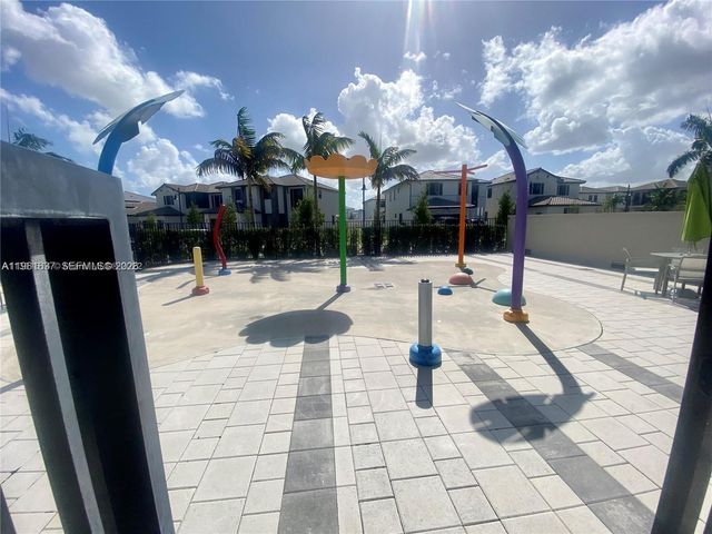 8167 NW 41 St 407, Doral, FL 33166