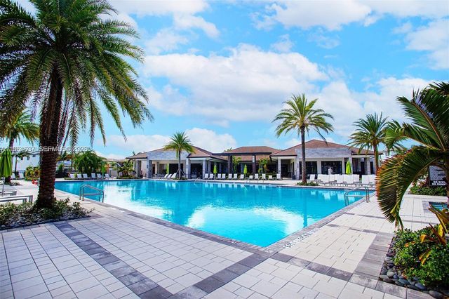 8167 NW 41 St 407, Doral, FL 33166