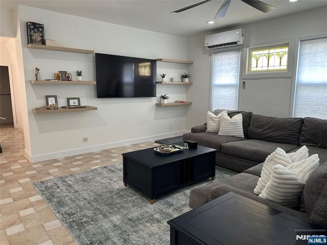 19 1st Street, Lodi, NJ 07644