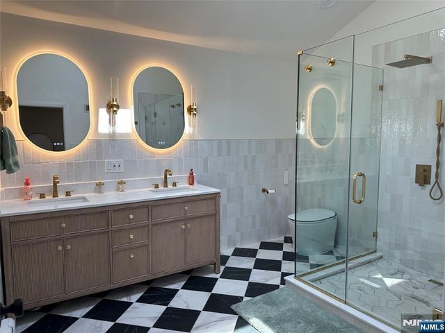 19 1st Street, Lodi, NJ 07644