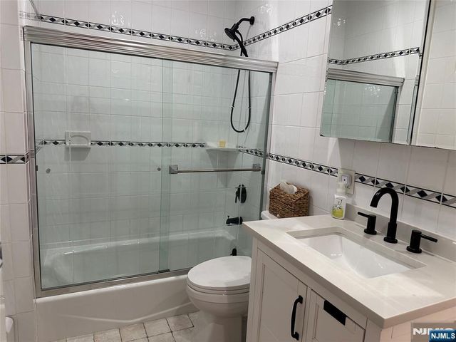 19 1st Street, Lodi, NJ 07644