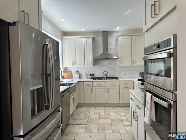19 1st Street, Lodi, NJ 07644