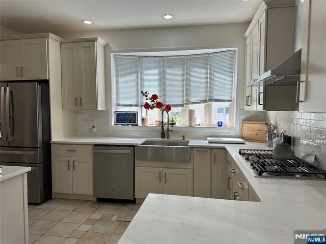19 1st Street, Lodi, NJ 07644