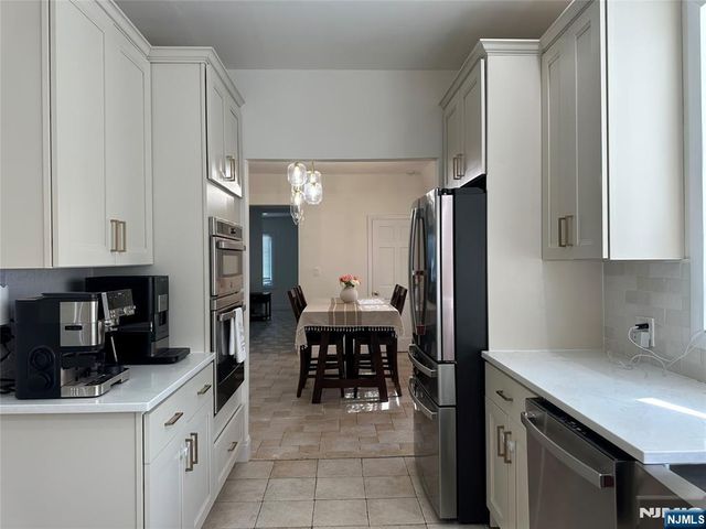 19 1st Street, Lodi, NJ 07644