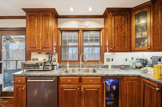 516 Rhotons Chapel Rd, Manchester, TN 37355