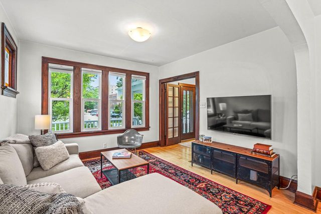 3936 N Frederick AVENUE, Shorewood, WI 53211