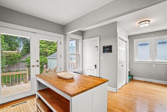 3936 N Frederick AVENUE, Shorewood, WI 53211