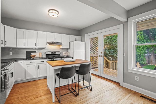 3936 N Frederick AVENUE, Shorewood, WI 53211