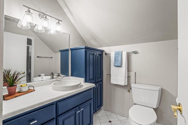 3936 N Frederick AVENUE, Shorewood, WI 53211