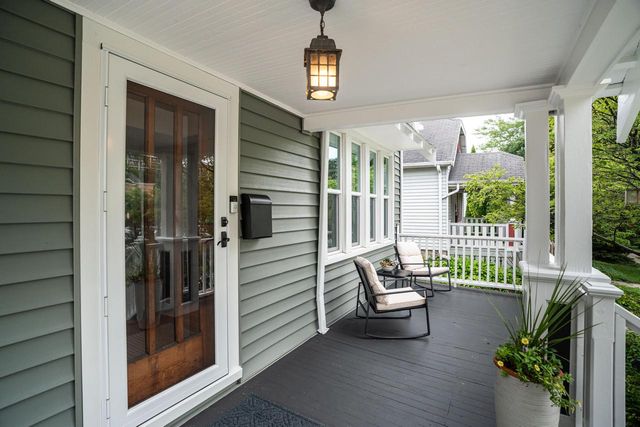 3936 N Frederick AVENUE, Shorewood, WI 53211