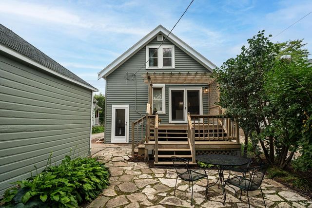 3936 N Frederick AVENUE, Shorewood, WI 53211