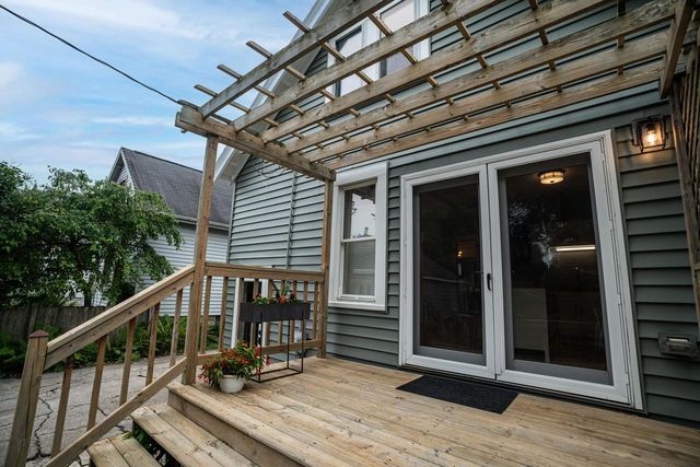 3936 N Frederick AVENUE, Shorewood, WI 53211