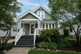 3936 N Frederick AVENUE, Shorewood, WI 53211