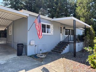 1095 Lee Roze Lane, Grants Pass, OR 97527