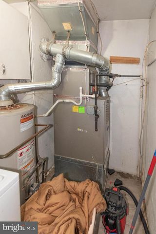 8109 HILLENDALE RD, Baltimore, MD 21234