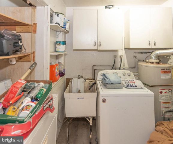 8109 HILLENDALE RD, Baltimore, MD 21234