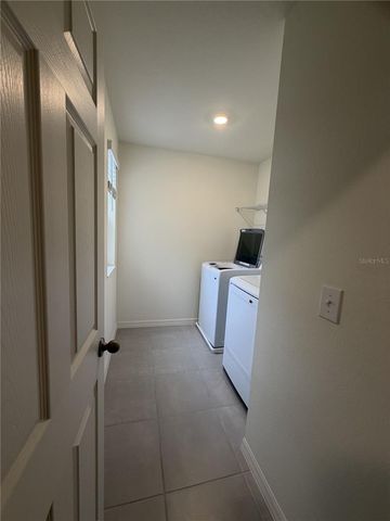 8328 WILDER PINES AVENUE, Lakeland, FL 33809