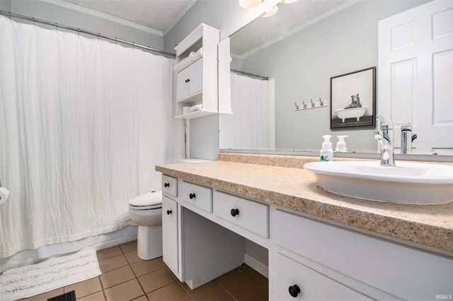 215 Kenyon Avenue, Elkhart, IN 46516