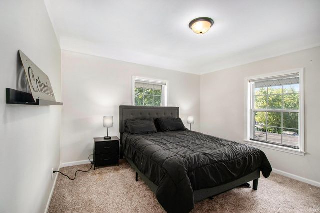215 Kenyon Avenue, Elkhart, IN 46516