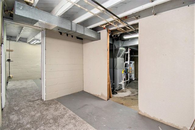 215 Kenyon Avenue, Elkhart, IN 46516