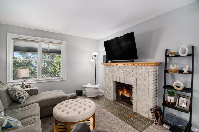 215 Kenyon Avenue, Elkhart, IN 46516