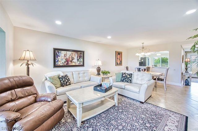 7402 Lake Breeze DR 305, Fort Myers, FL 33907