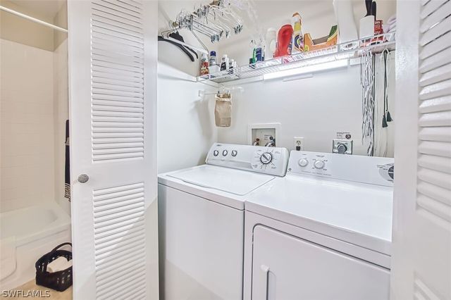 7402 Lake Breeze DR 305, Fort Myers, FL 33907