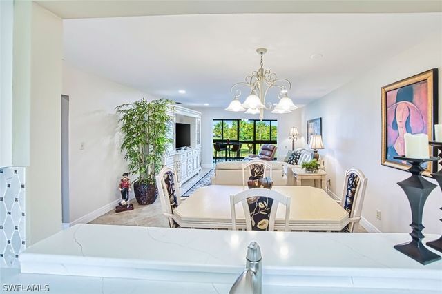 7402 Lake Breeze DR 305, Fort Myers, FL 33907