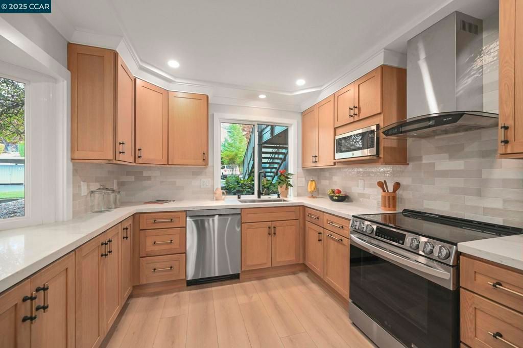 711 Terra California Dr 4, Walnut Creek, CA 94595