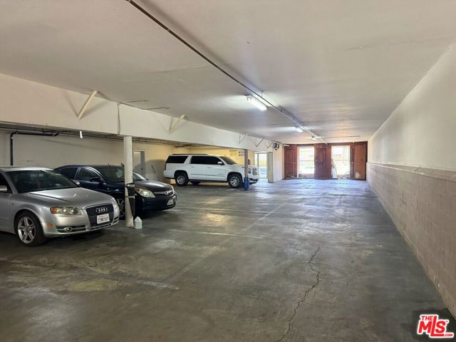 7437 Haskell Avenue, Van Nuys (los Angeles), CA 91406