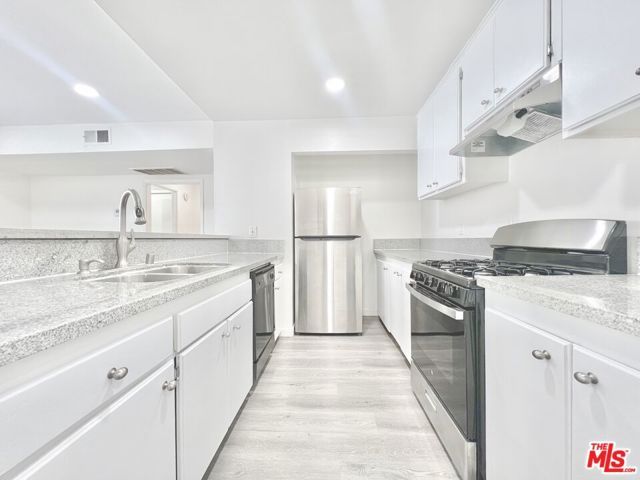 7437 Haskell Avenue, Van Nuys (los Angeles), CA 91406