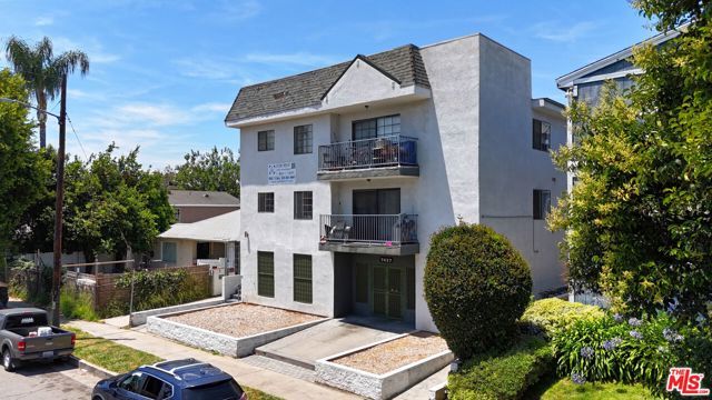 7437 Haskell Avenue, Van Nuys (los Angeles), CA 91406