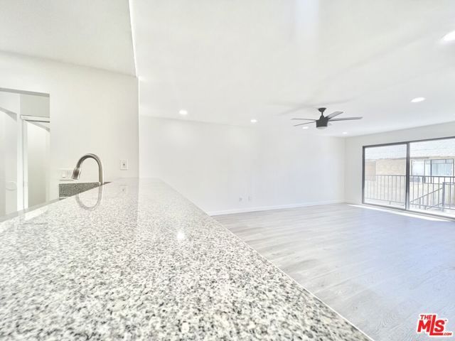 7437 Haskell Avenue, Van Nuys (los Angeles), CA 91406