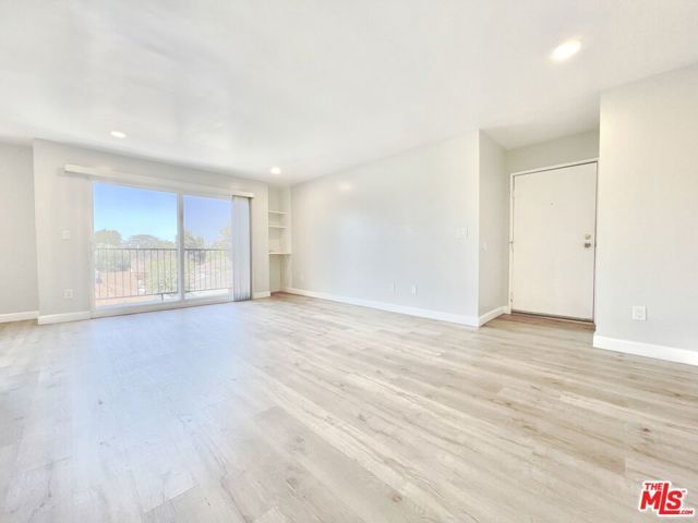 7437 Haskell Avenue, Van Nuys (los Angeles), CA 91406