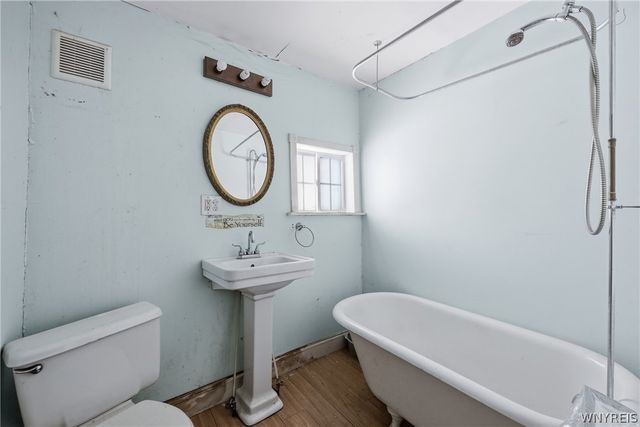 195 Prospect Street, Lockport City, NY 14094